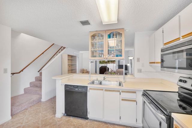 2871 NE 15th Street, Pompano Beach, FL 33062