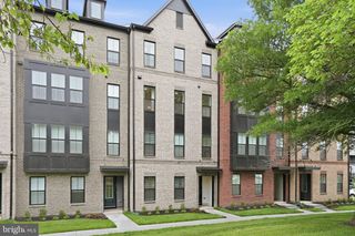 4835 BAUHAUS SQ #104, Chantilly, VA 20151