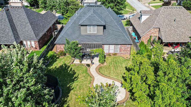 9 Bluestem Lane, Bentonville, AR 72712