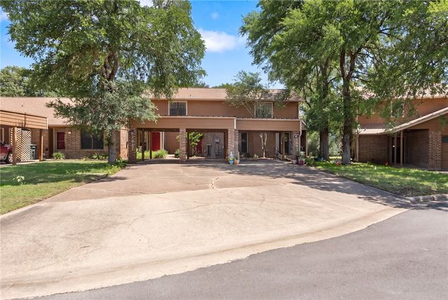 2837 Oakside Drive, Bryan, TX 77802