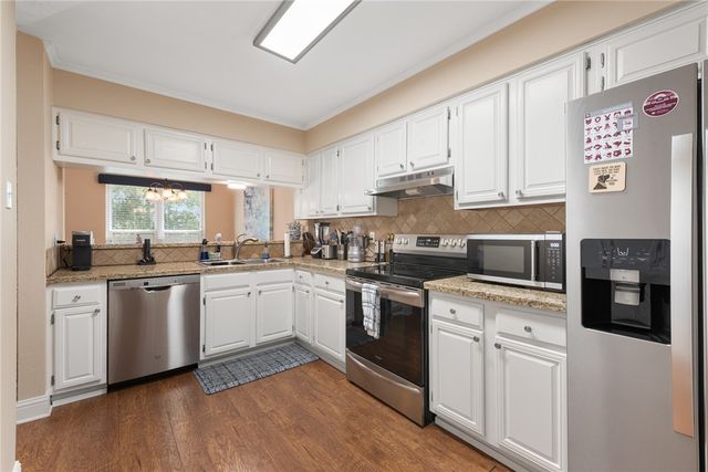 2837 Oakside Drive, Bryan, TX 77802