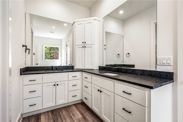 66 Glyndebourne Drive, Bella Vista, AR 72714