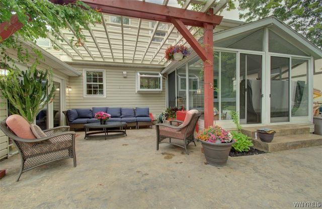 86 Sweetwood Drive North, Amherst, NY 14228