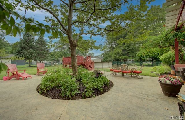 86 Sweetwood Drive North, Amherst, NY 14228