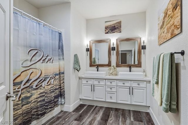 7400 Bisonwood Avenue, Las Vegas, NV 89131