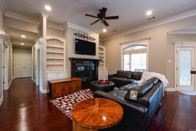 4 Clancy Court, Little Rock, AR 72223