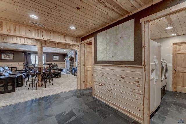 21172 HIGH RIDGE TRL, Lead, SD 57754