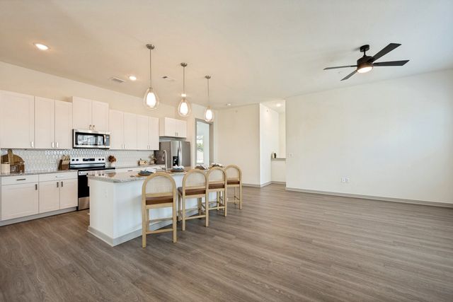 5885 Calmont Avenue 6103, Fort Worth, TX 76107