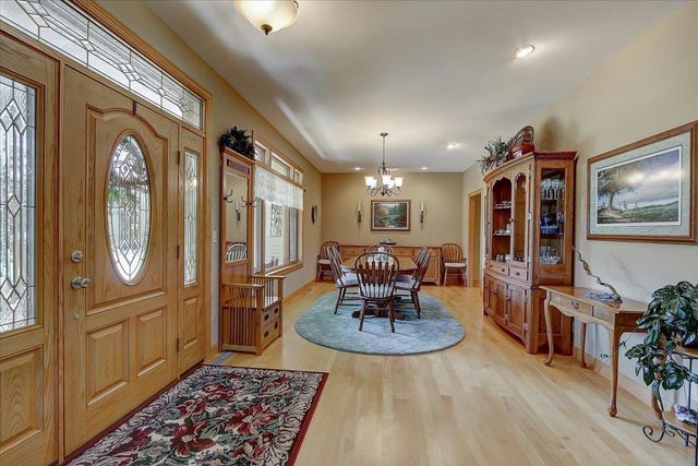 S7711 Freedom Road, North Freedom, WI 53951
