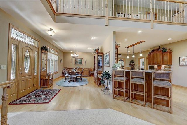 S7711 Freedom Road, North Freedom, WI 53951