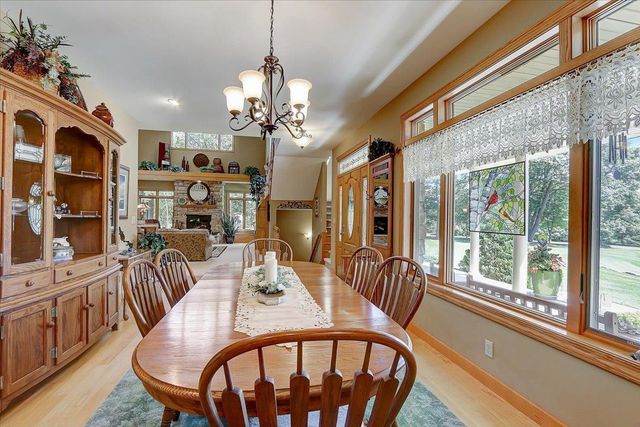 S7711 Freedom Road, North Freedom, WI 53951
