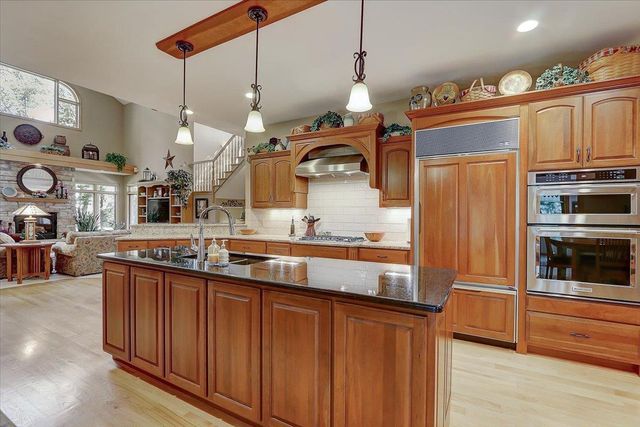 S7711 Freedom Road, North Freedom, WI 53951