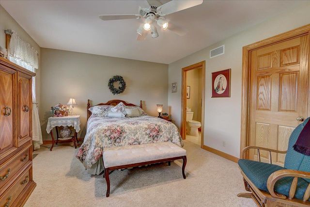 S7711 Freedom Road, North Freedom, WI 53951