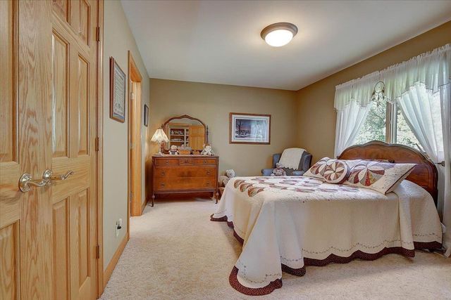 S7711 Freedom Road, North Freedom, WI 53951