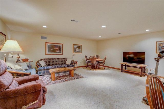 S7711 Freedom Road, North Freedom, WI 53951