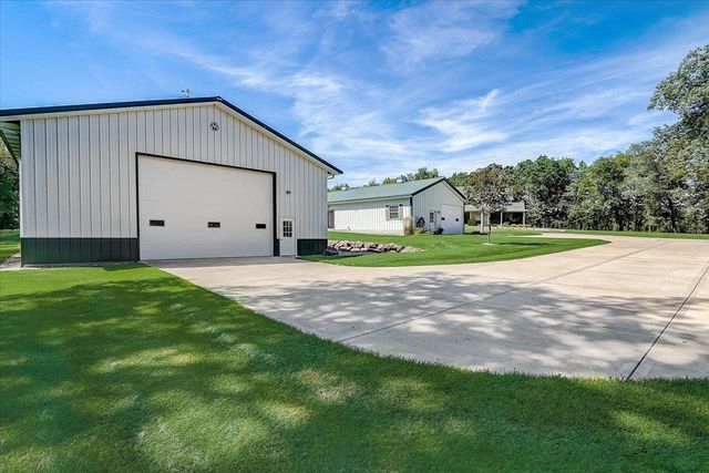 S7711 Freedom Road, North Freedom, WI 53951
