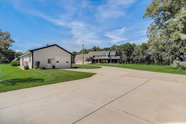 S7711 Freedom Road, North Freedom, WI 53951