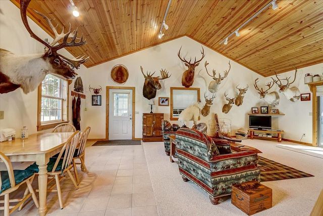 S7711 Freedom Road, North Freedom, WI 53951
