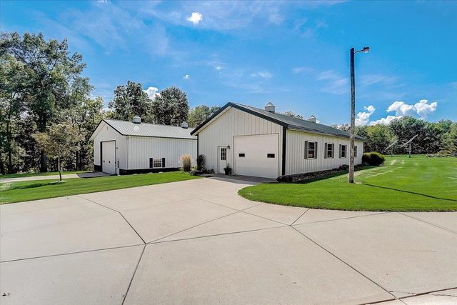 S7711 Freedom Road, North Freedom, WI 53951