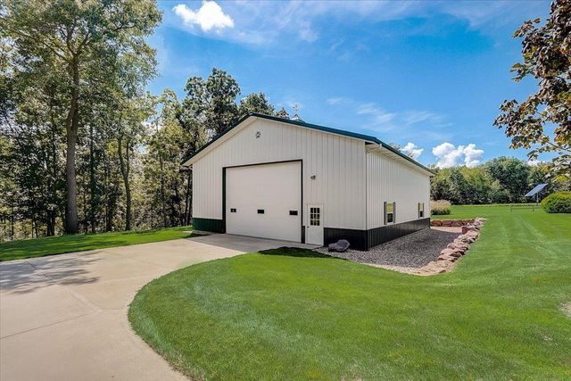S7711 Freedom Road, North Freedom, WI 53951