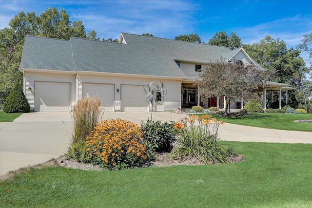 S7711 Freedom Road, North Freedom, WI 53951