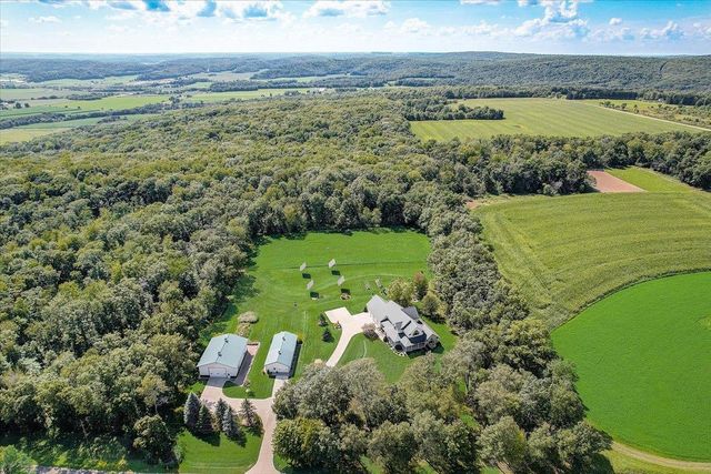 S7711 Freedom Road, North Freedom, WI 53951