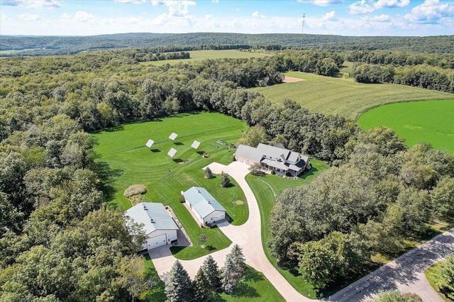 S7711 Freedom Road, North Freedom, WI 53951