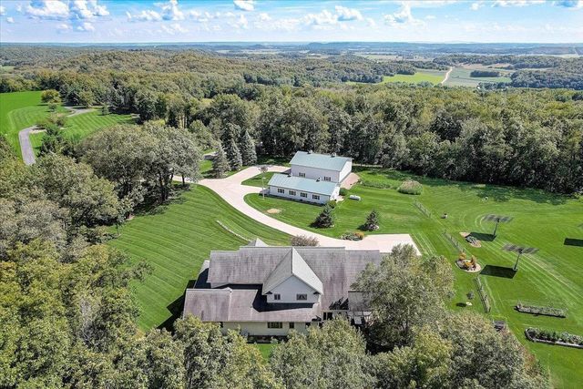 S7711 Freedom Road, North Freedom, WI 53951
