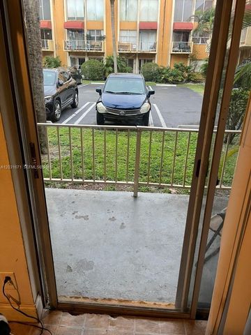 18111 NW 68th Avenue H102, Hialeah, FL 33015