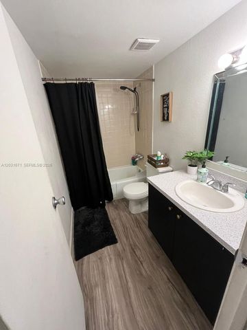 18111 NW 68th Avenue H102, Hialeah, FL 33015