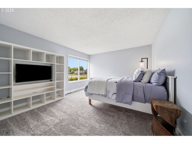 460 N HAYDEN BAY Dr, Portland, OR 97217