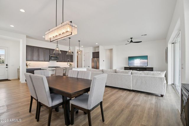 19742 W TURNEY Avenue, Litchfield Park, AZ 85340