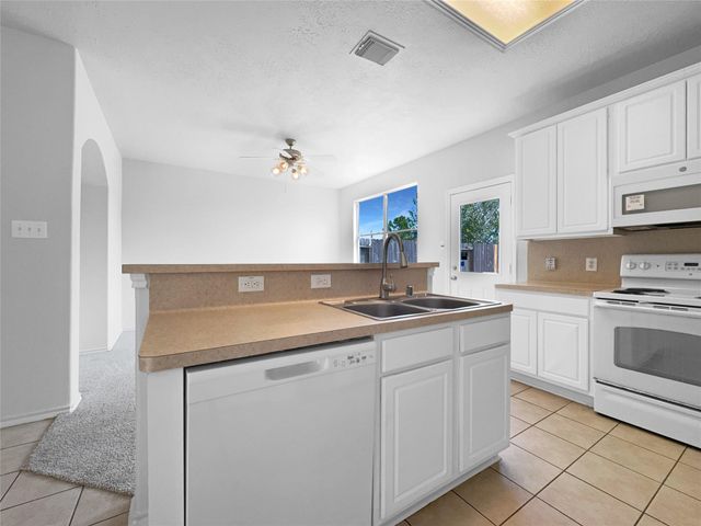 8726 Bentongrove Lane, Houston, TX 77044