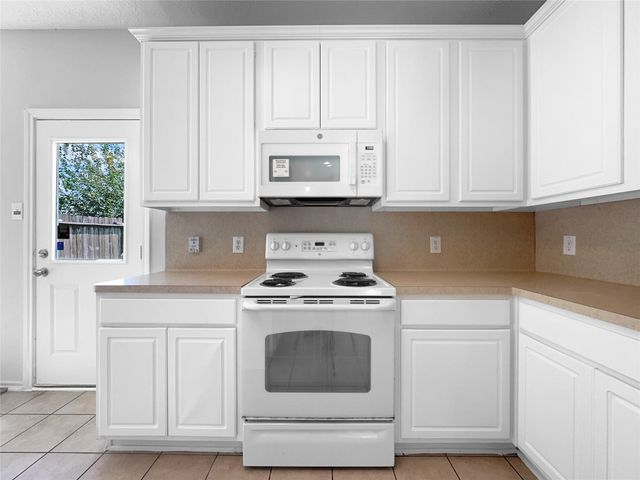 8726 Bentongrove Lane, Houston, TX 77044