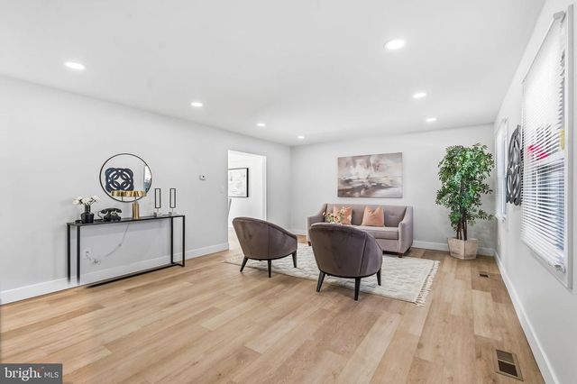 4 HAMILTON LN, Willingboro, NJ 08046