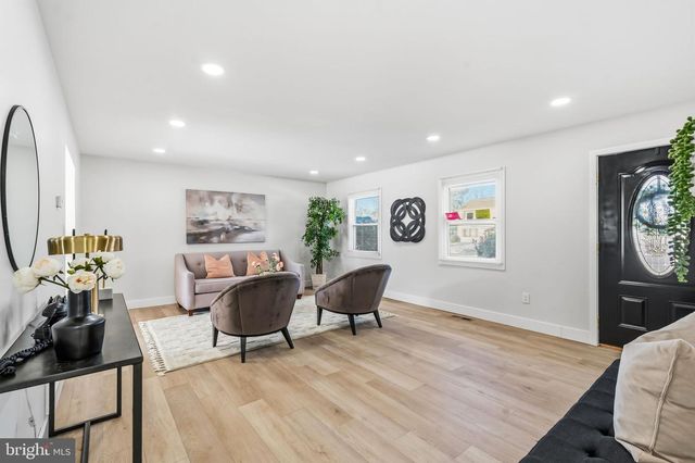 4 HAMILTON LN, Willingboro, NJ 08046