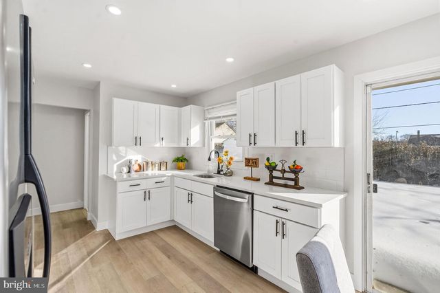 4 HAMILTON LN, Willingboro, NJ 08046