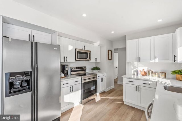 4 HAMILTON LN, Willingboro, NJ 08046