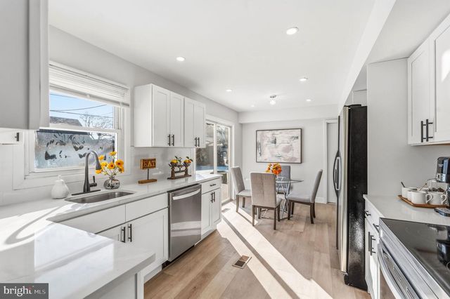 4 HAMILTON LN, Willingboro, NJ 08046