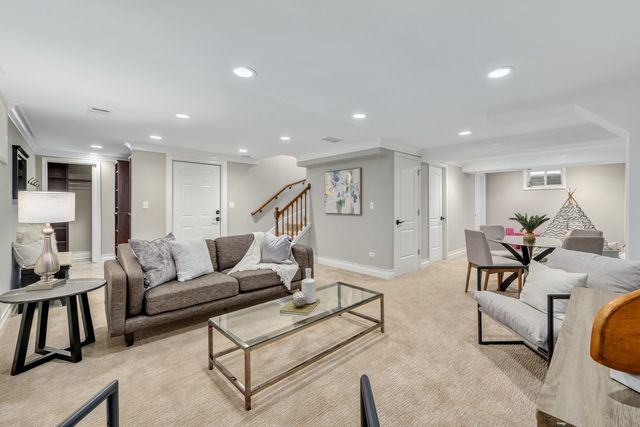 315 Park Avenue, Clarendon Hills, IL 60514