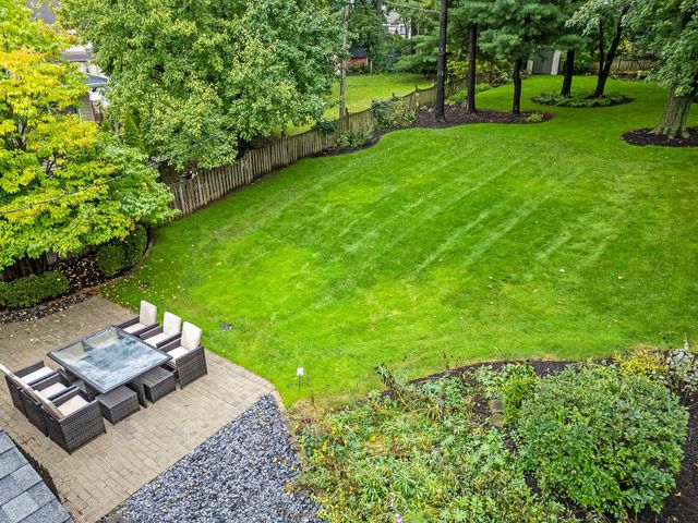 315 Park Avenue, Clarendon Hills, IL 60514