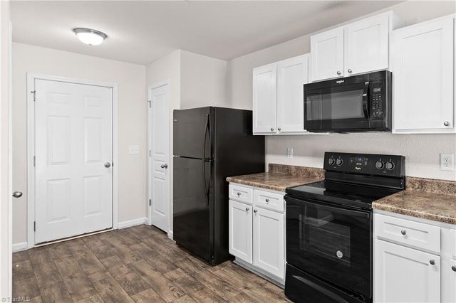 4224 Piedmont Farms Way, Winston-salem, NC 27107