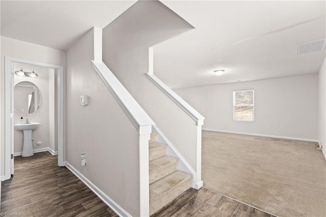 4224 Piedmont Farms Way, Winston-salem, NC 27107