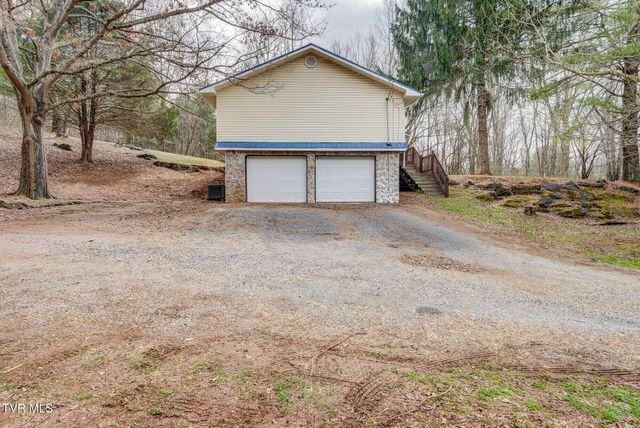 135 Earl Williams Road, Elizabethton, TN 37643