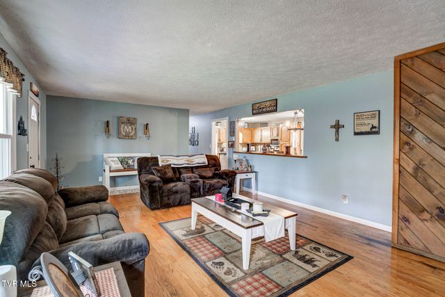 135 Earl Williams Road, Elizabethton, TN 37643