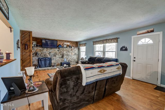 135 Earl Williams Road, Elizabethton, TN 37643