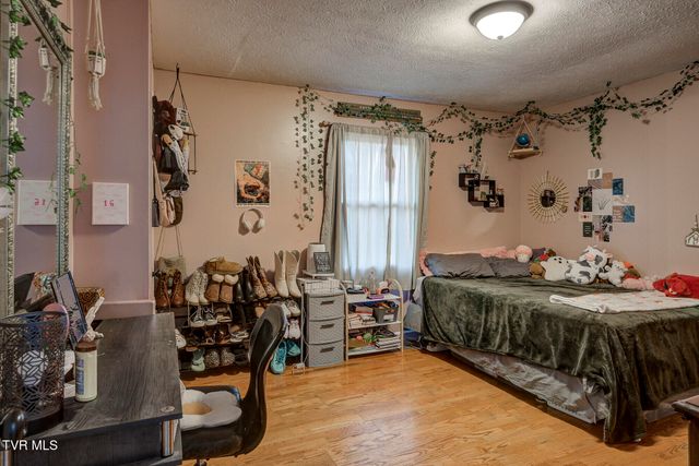 135 Earl Williams Road, Elizabethton, TN 37643