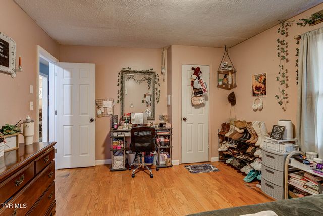 135 Earl Williams Road, Elizabethton, TN 37643