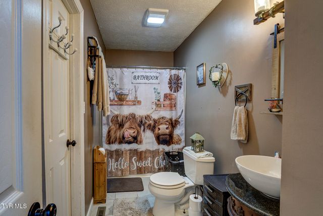 135 Earl Williams Road, Elizabethton, TN 37643