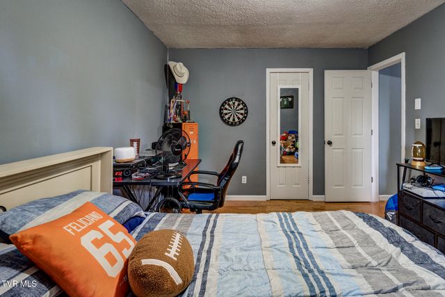 135 Earl Williams Road, Elizabethton, TN 37643